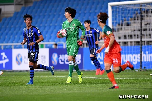 内马尔公开向小罗比尼奥道歉：我们都有责任，这在更衣室很正常